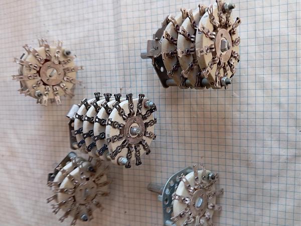 Продам переключатели новые и демонтаж ъ