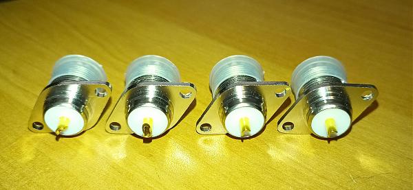 Продам разъемы SO-239 на шасси 4-штуки с пересылкой