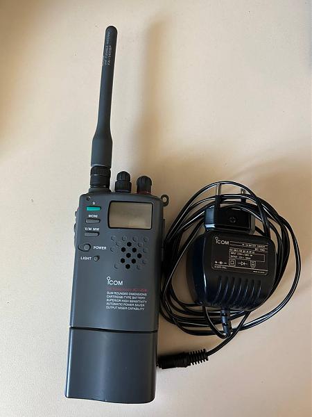 Продам Icom IC-2iE