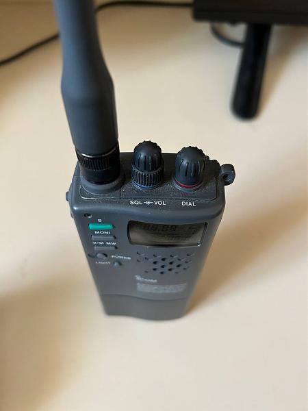 Продам Icom IC-2iE