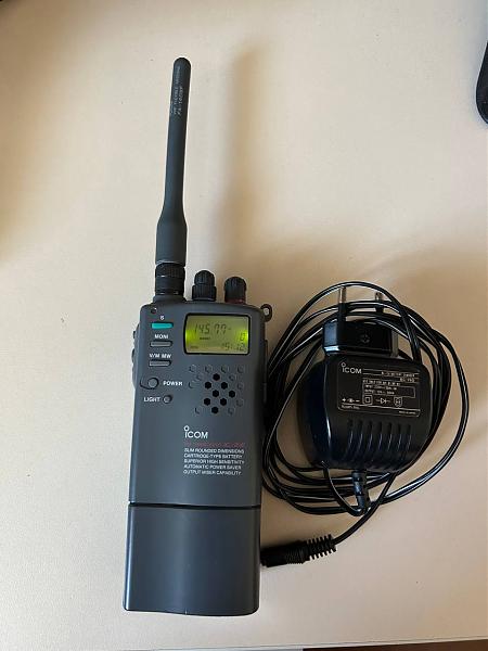 Продам Icom IC-2iE