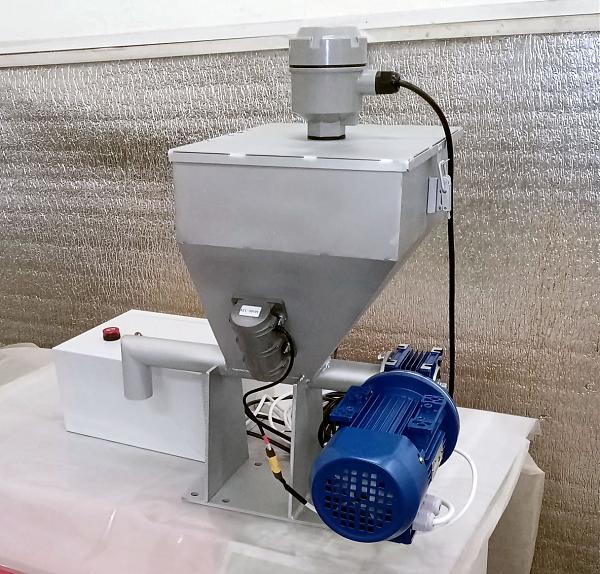 Продам Шнековые дозаторы порошковых компонентов КБМакаров