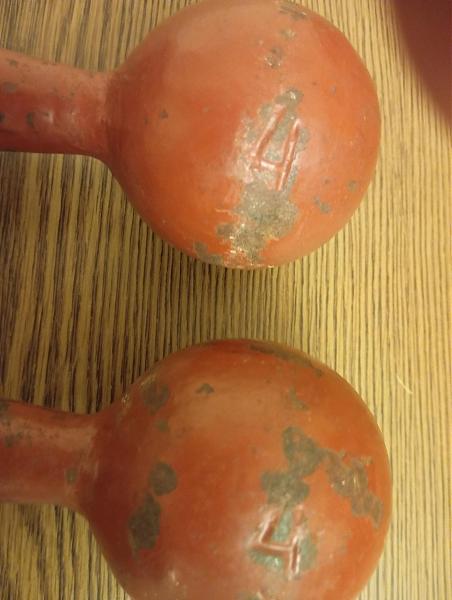 Продам Гантели по 4 кг