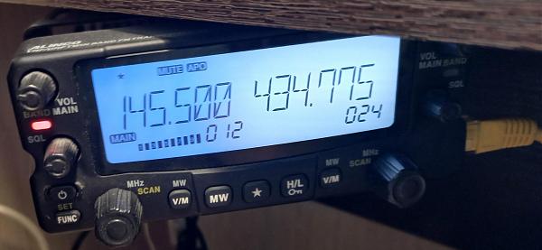 Продам Alinco-DR735T