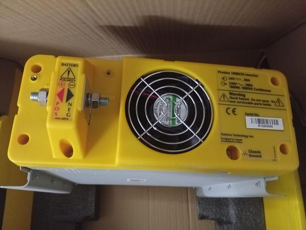 Продам Инвертор Xantrex 1800/24