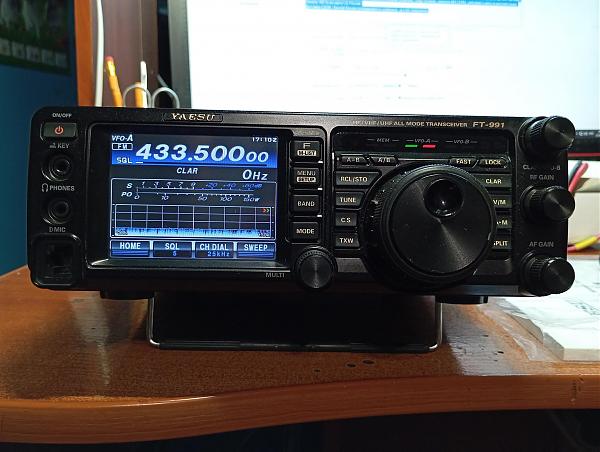 Продам Трансивер HF/VHF/UHF Yaesu FT-991