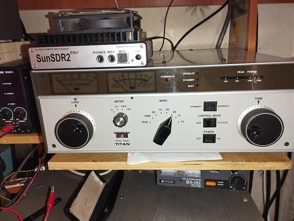 Продам 2 усилителя ум -гу84б-1.5квт и Ten-Tec 565 Titan