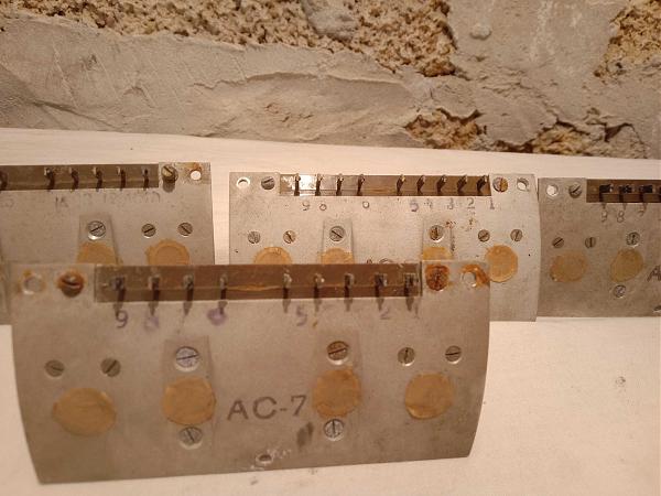 Продам радиоприёмник Волна- к планки