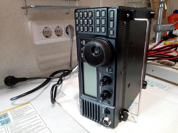 Продам Трансивер Icom-718