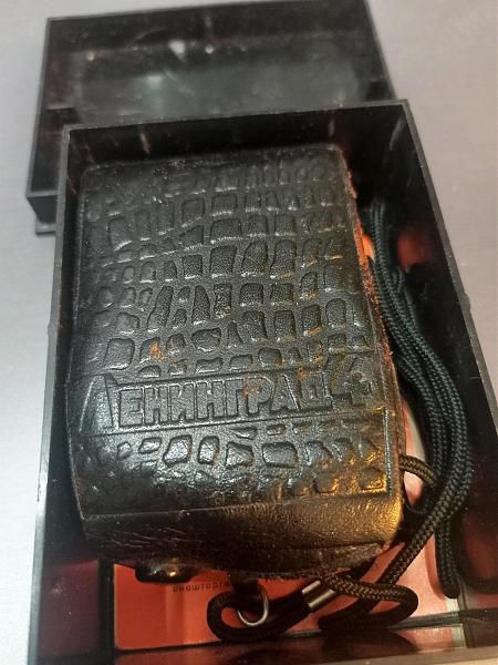 Продам фотоэкспонометр "Ленинград-4"