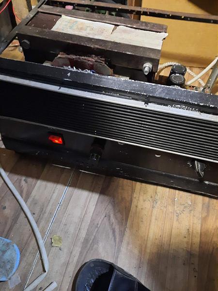 Продам усилитель мощности на 2 х гу 34 б