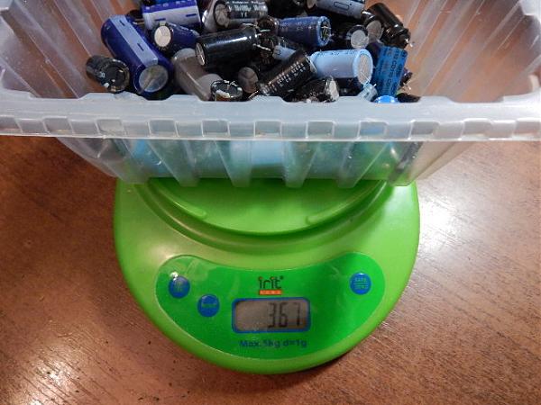 Продам Конденсаторы электролитические(367 грамм)