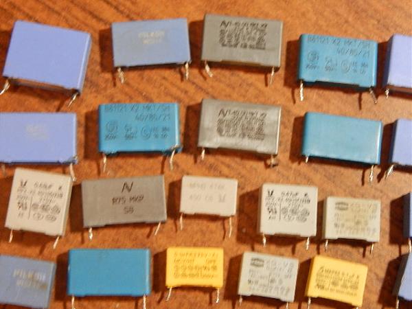 Продам Конденсаторы (31 шт)