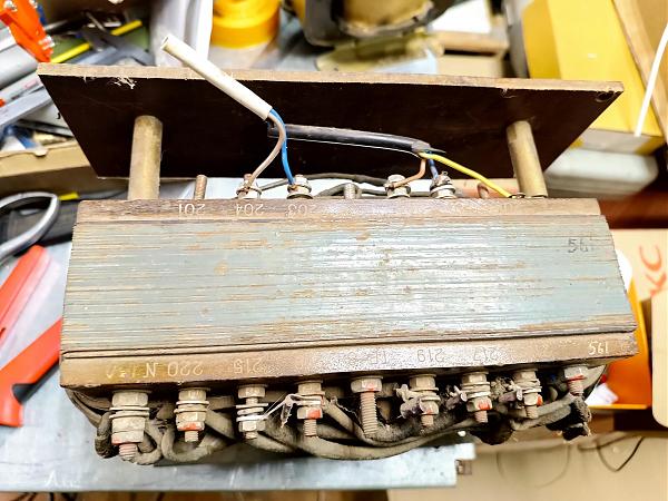 Продам трансформатор трехфазный