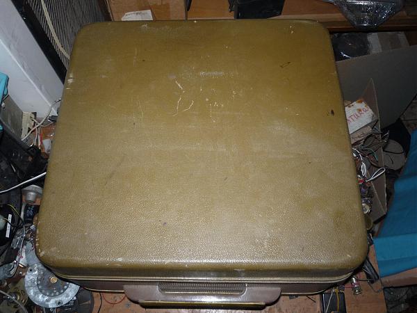 Продам Ретромагнитофон ламповый 1956г.в "Мелодия"