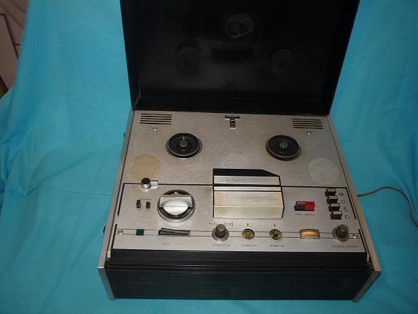 Продам Магнитофон катушечный "Астра-207" рабочий