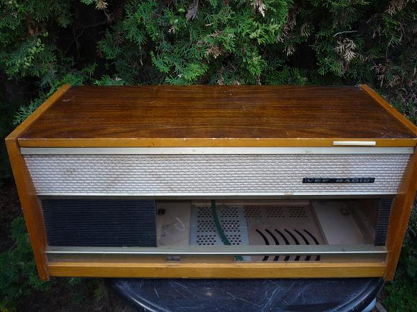 Продам Корпус от ламповой радиолы "ВЭФ-Аккорд"