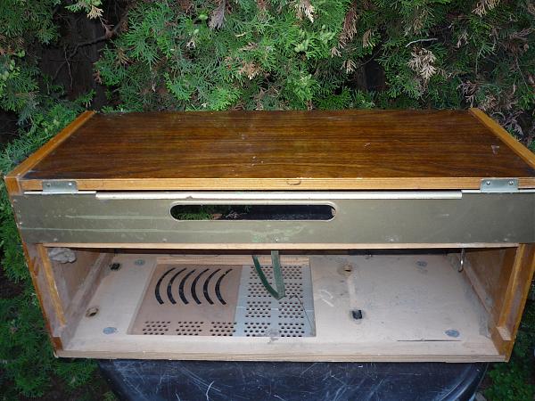 Продам Корпус от ламповой радиолы "ВЭФ-Аккорд"