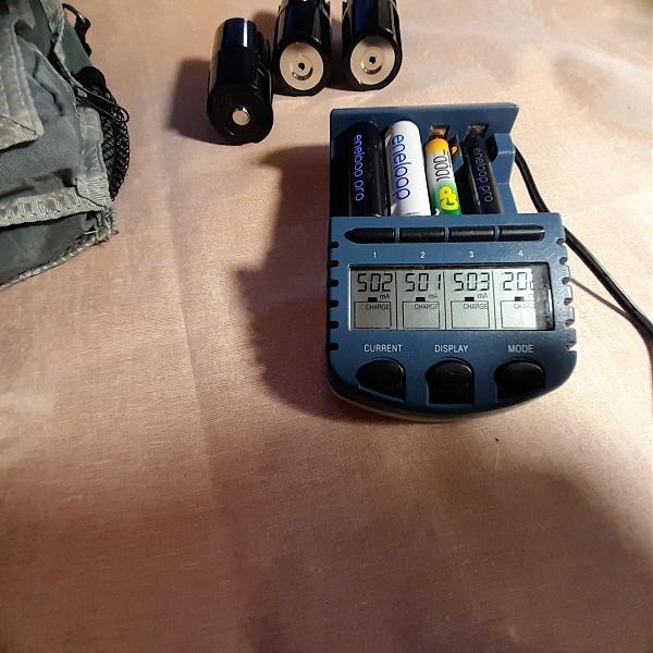 Продам Зaрядник