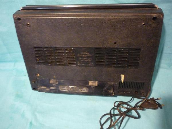 Продам Магнитофон переносной "Электроника-302" под ремонт