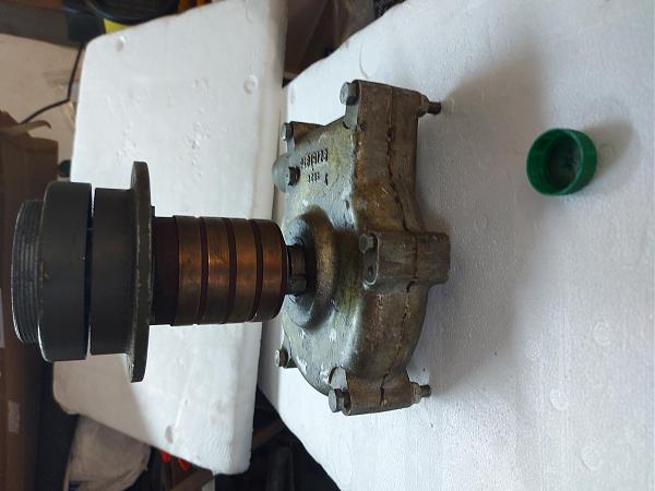 Продам Редуктор для поворотного устройства