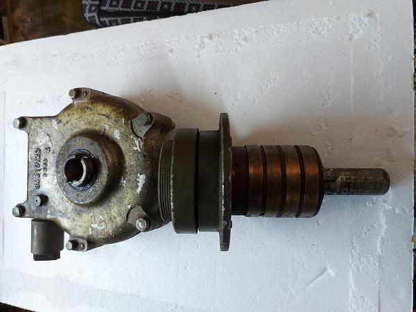 Продам Редуктор для поворотного устройства