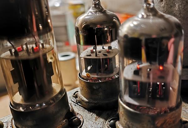 Продам Электронные усилители УМ-109М, УЭУ-209М1, УЭД1-02