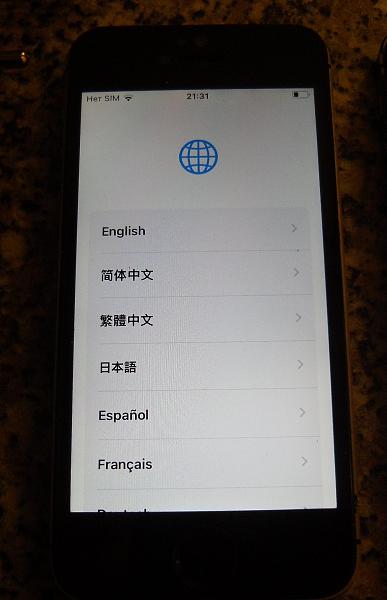 Продам iPhone SE, 32 ГБ + Iphone 5S 16GB