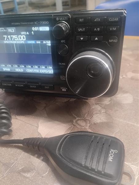 Продам ICOM 7300 Япония