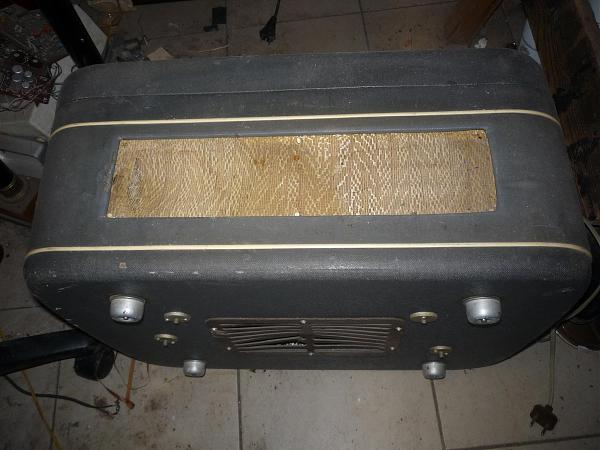 Продам Магнитофон начала 60-х г.г. "Тембр" рабочий