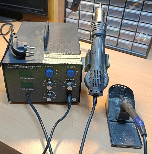 Продам паяльная станция Lukey 852D+FAN