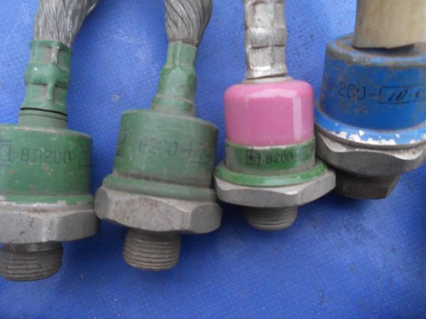 Продам тиристор т133-320 диод в-200