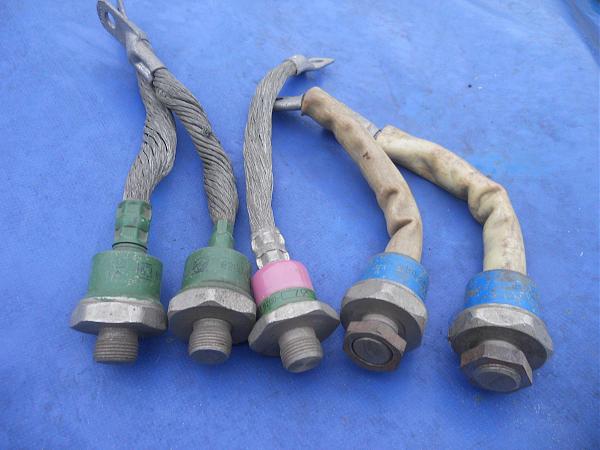 Продам тиристор т133-320 диод в-200