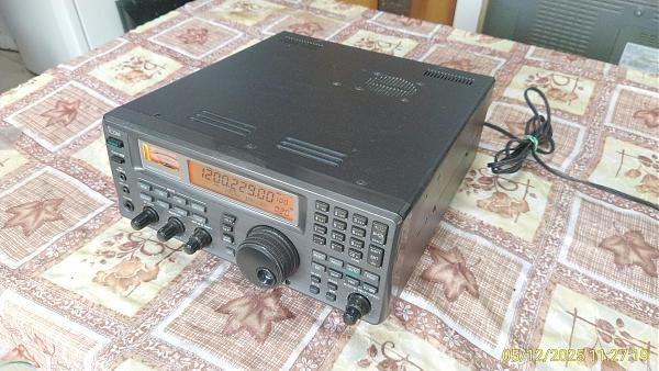 Продам Радиоприёмник ICOM-R8500