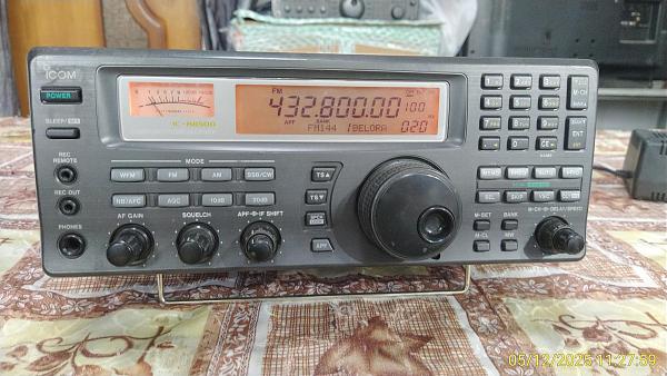 Продам Радиоприёмник ICOM-R8500