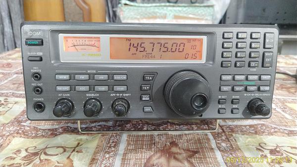 Продам Радиоприёмник ICOM-R8500
