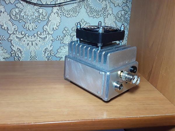 Продам УcилиТeль 35 вт Сатком и 144 мегагерц