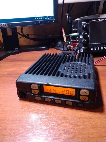 Продам Icom IC-F320