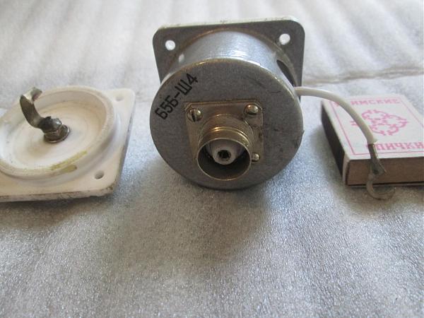 Продам проходные изоляторы