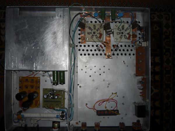 Продам 2 усилителя кв