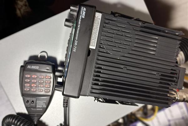 Продам Alinco-DR735T