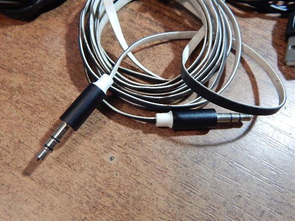 Продам Провода к зарядным устройствам(3 шт)