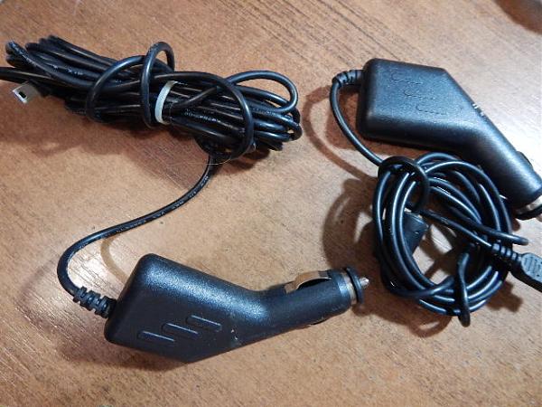 Продам Зарядные устройства от прикуривателя (3 шт)