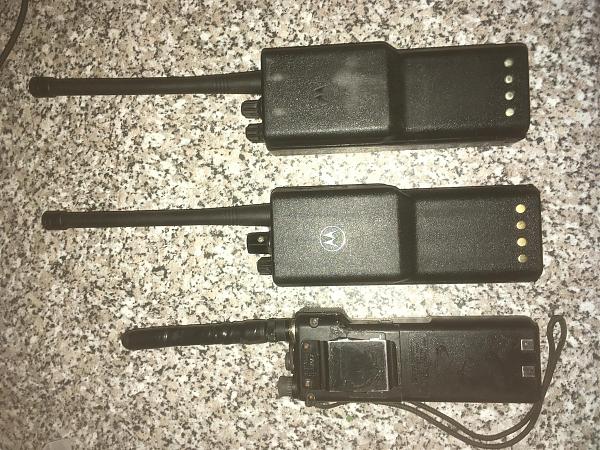 Продам Mоtorоlа p110+GP300 кoмплeкты