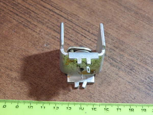 Продам транзистор на радиаторе в сборе