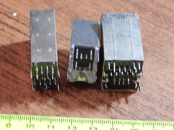 Продам Гнёзда компьютерные (3 шт)