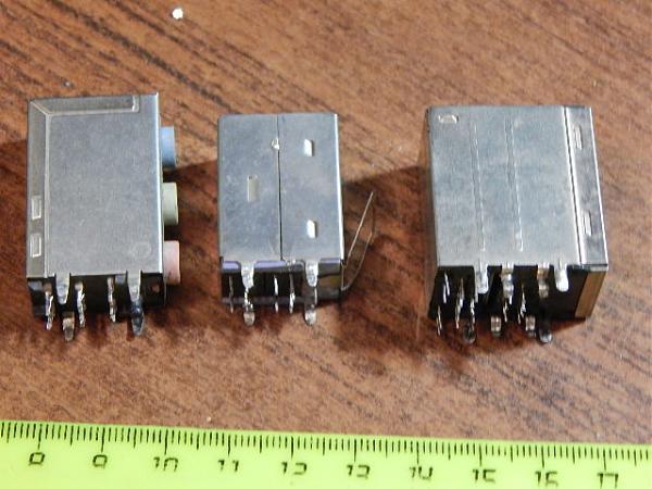 Продам Гнёзда компьютерные (3 шт)