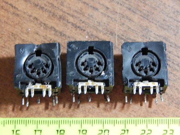 Продам Гнёзда магнитофонные (3 шт)