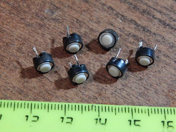 Продам Выключатели, кнопочные мини(6 шт)