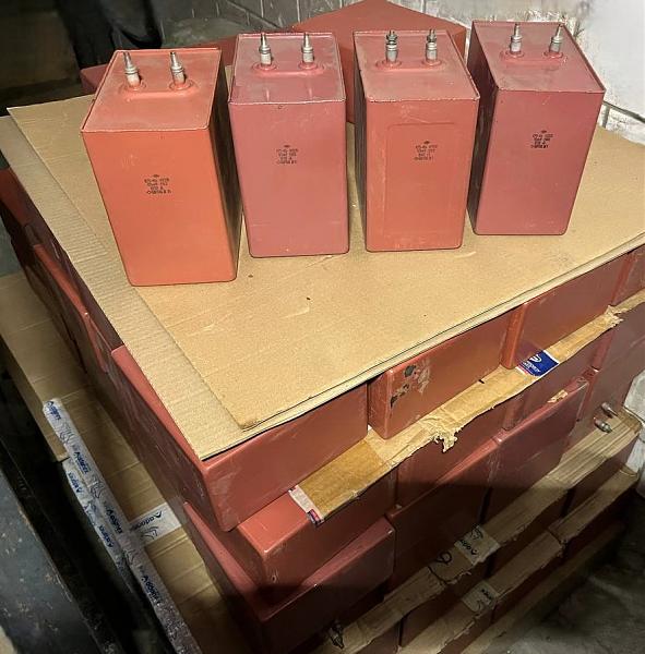 Продам Конденсаторы 60 мкФ х 4000 В